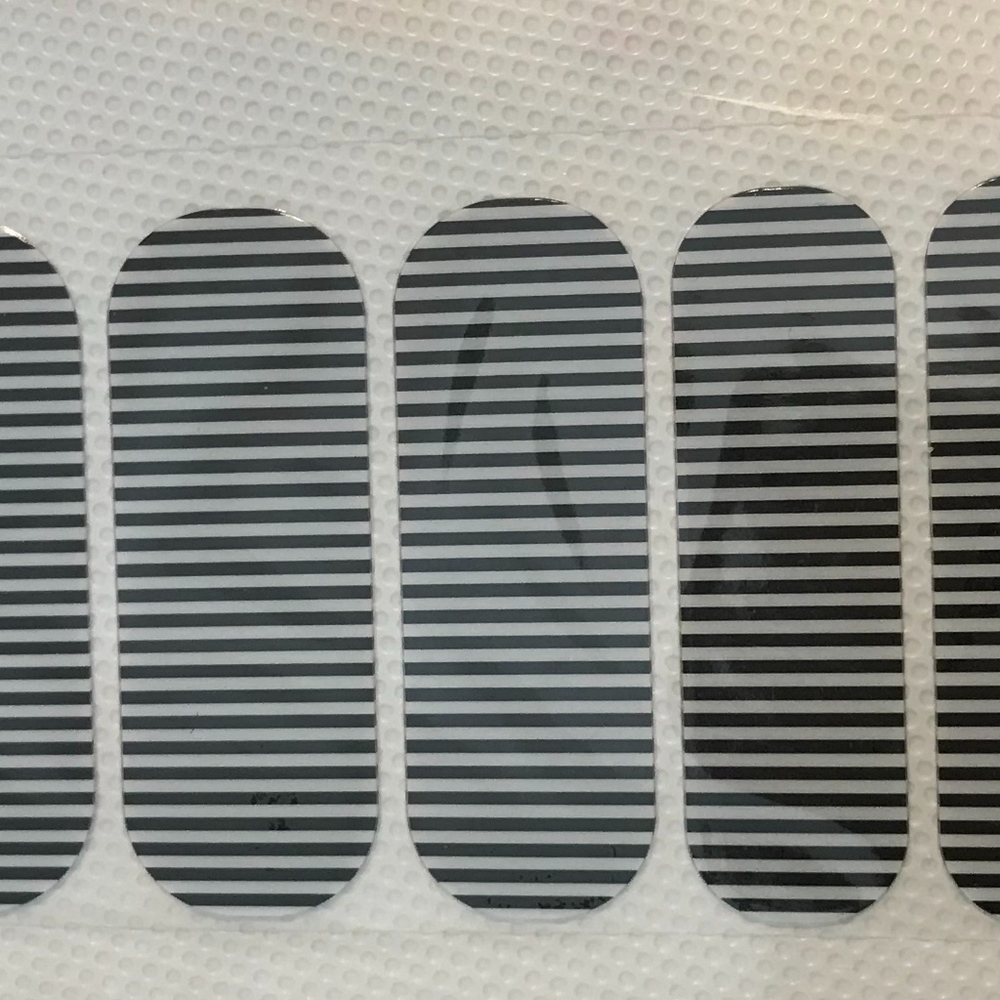 Jamberry - Black and White Skinny